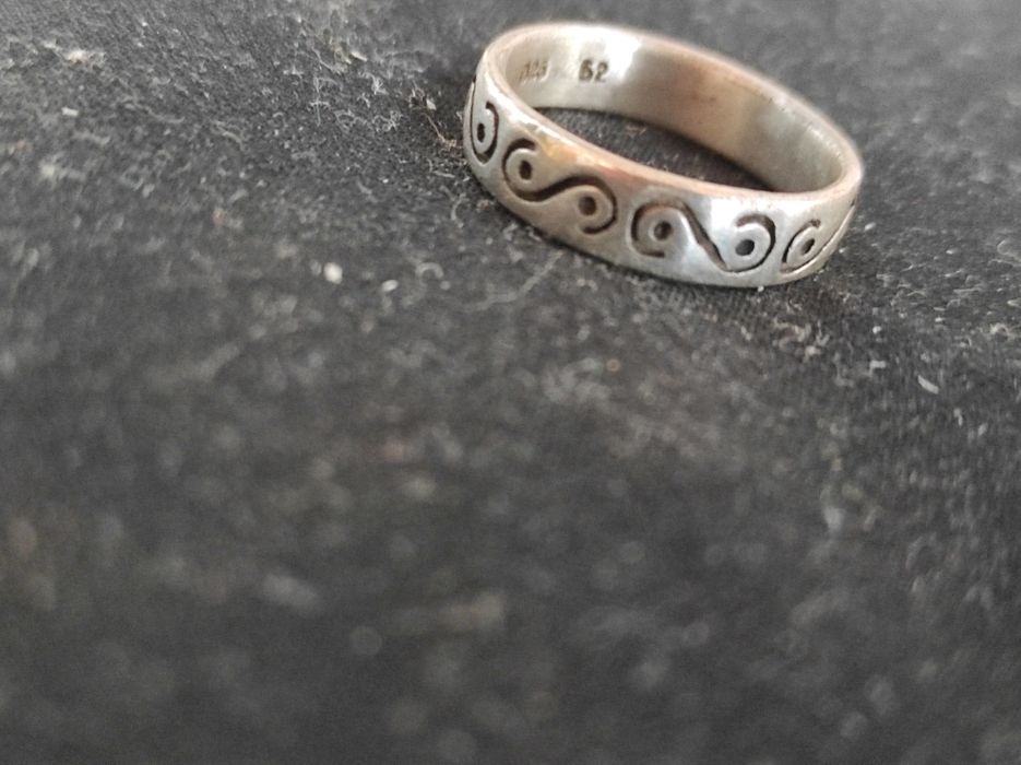 Дамски сребърен пръстен