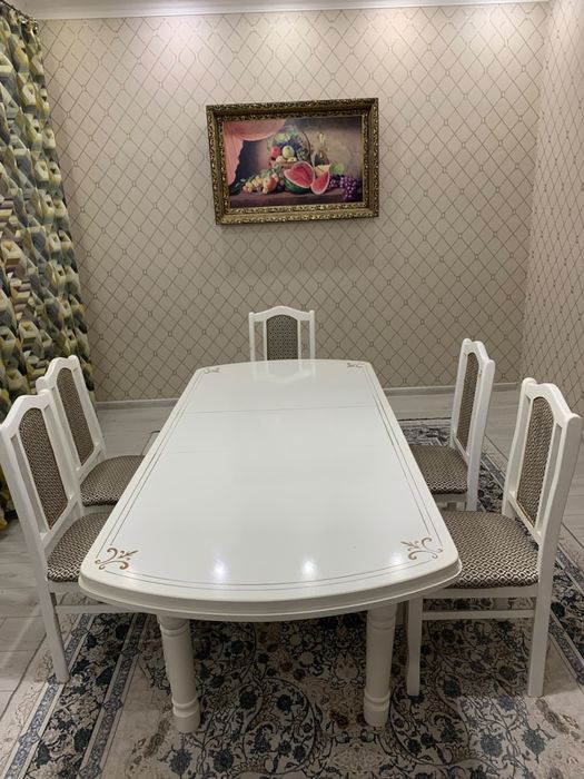 Продам стол с стулями