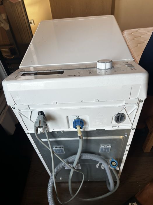 Продавам пералня Whirlpool 6th Sense – 6