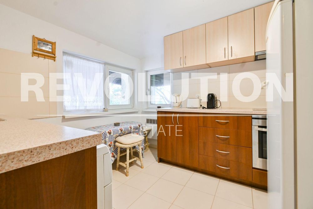 Дава се под наем Тристаен апартамент в София, Център - 95 кв.м за 588 € - Снимка #5