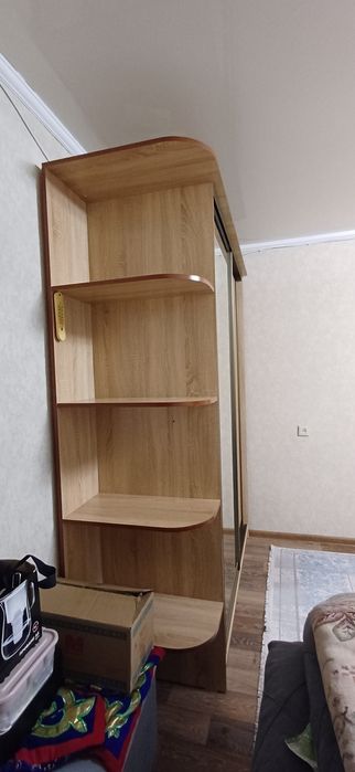 Продам шкаф купе с зеркалом