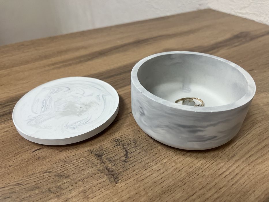 Декор из гипса .