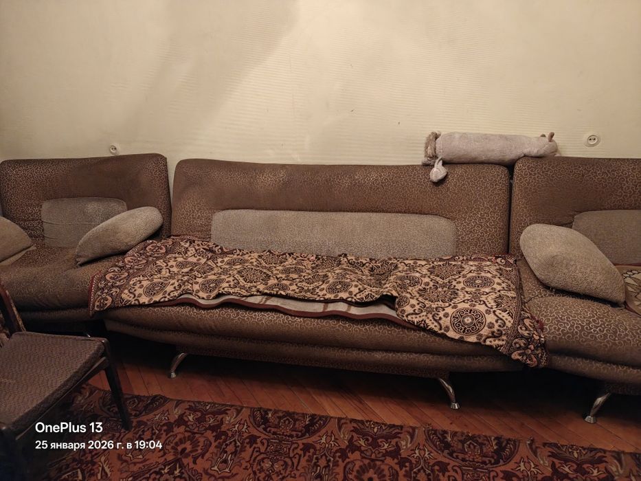Диван и два кресла
