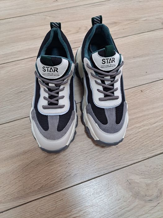 Кроссовки кожанные