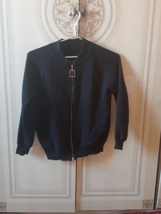 Кофты: спортивная, кардиганы и т.д.