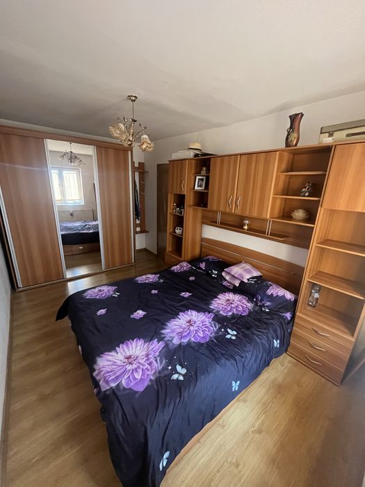 Apartament 3 camere  zona strand etaj 3