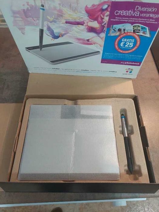 Tableta Wacom Intuos Manga Small - Ca Noua, Folosita O Singura Data!