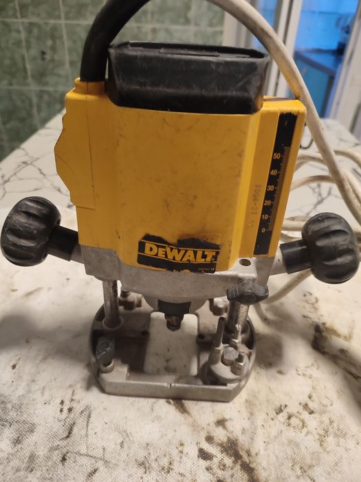 Freza dewalt ,750 w