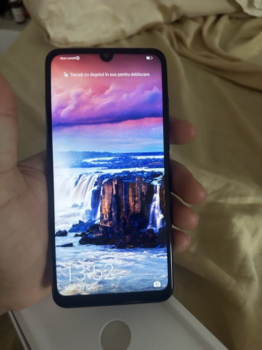 huawei p30 nou la cutie nefolosit insotit de incarcator si casti