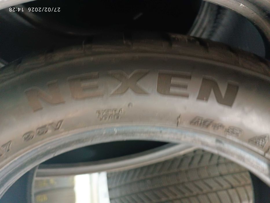 2бр.зимни гуми 205/55/17 Nexen