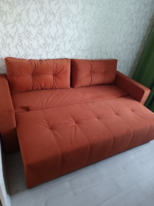 Продам новый диван.