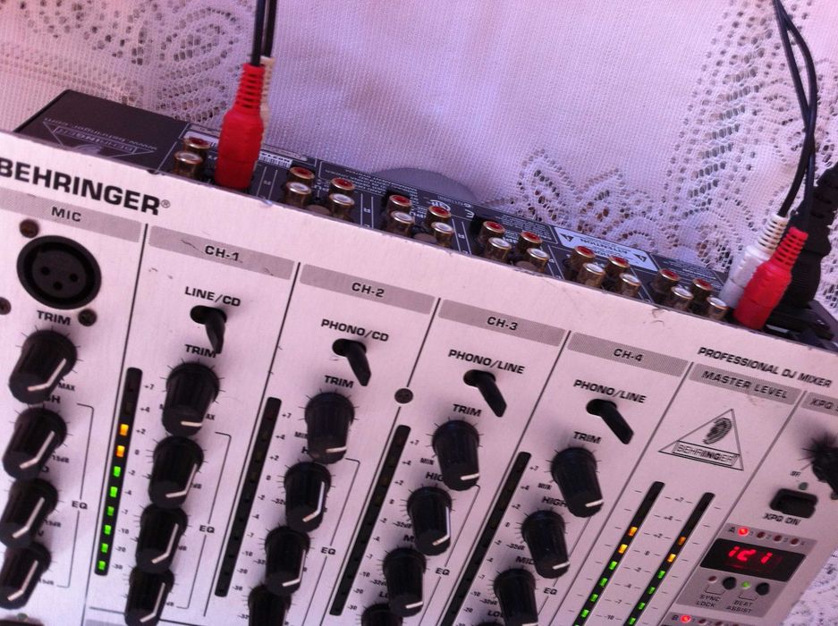 Behringer Pro Mixer DJX700