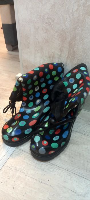 Продам 10 пар обуви