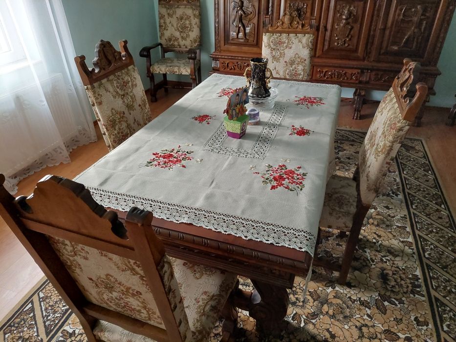 Mobila sculptata stil renastere