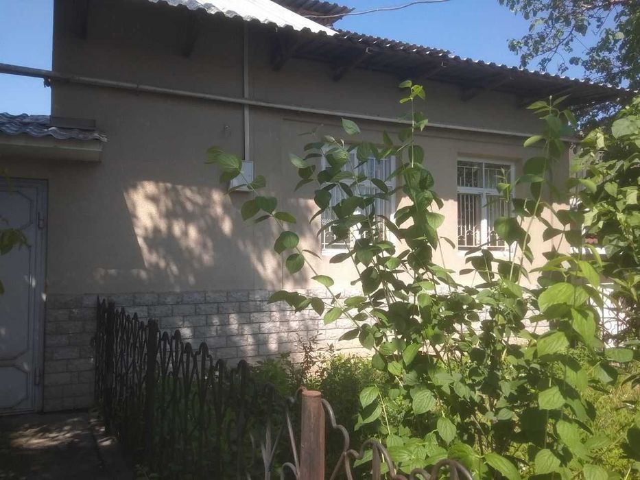 продам два дома вместе