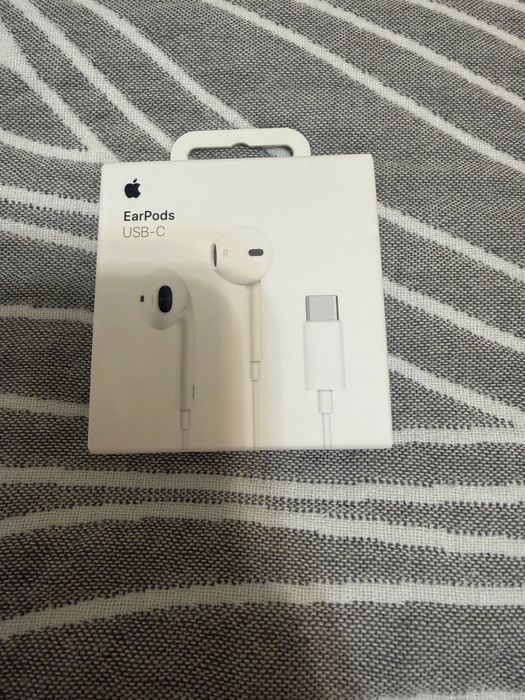 Продам наушники оригинал Apple