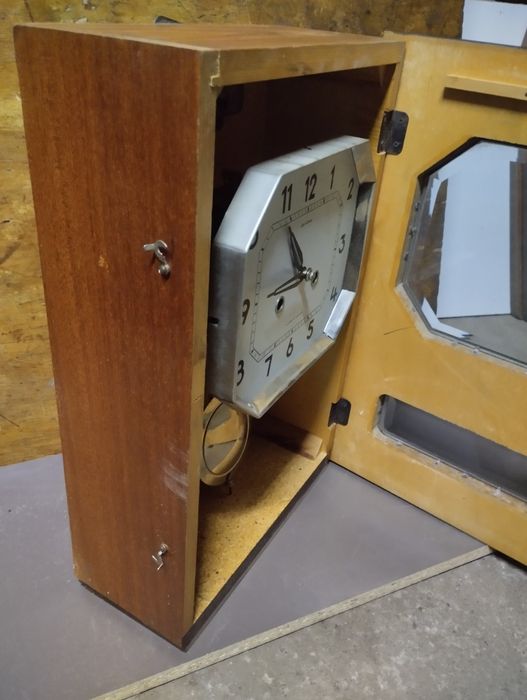 Часы старинные настенные