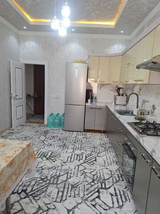 Продаётся 2х комн квартира на 2 этаже Ор-р Самаркандский Таксопарк