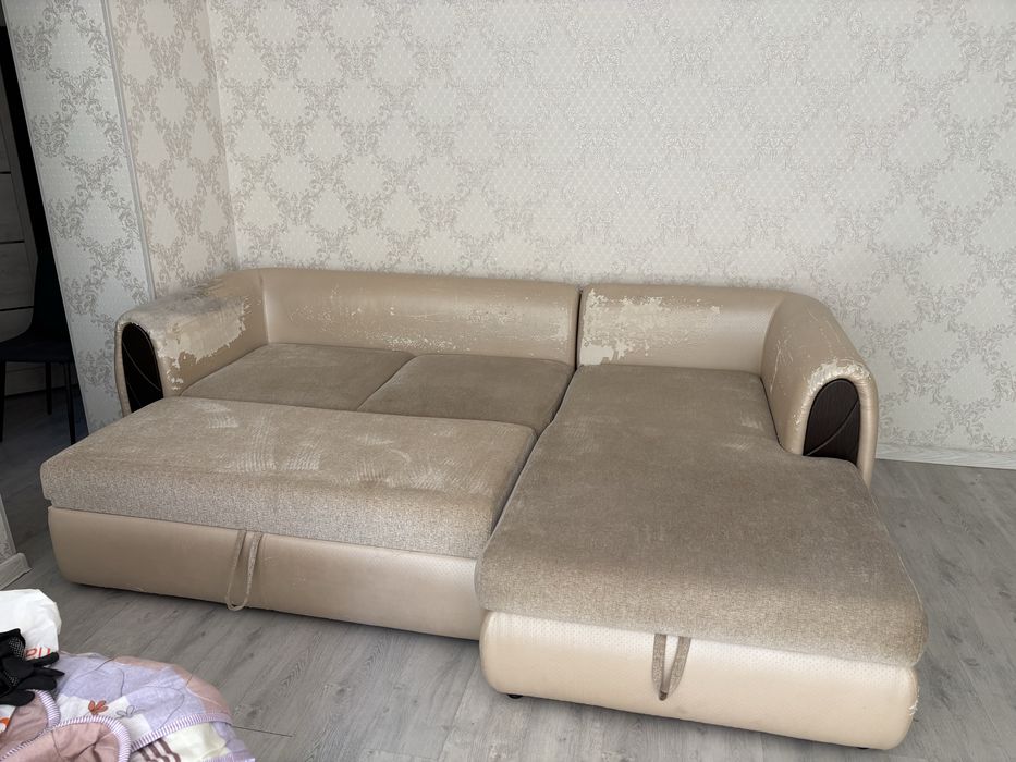 Продам диван в хорошем состояние