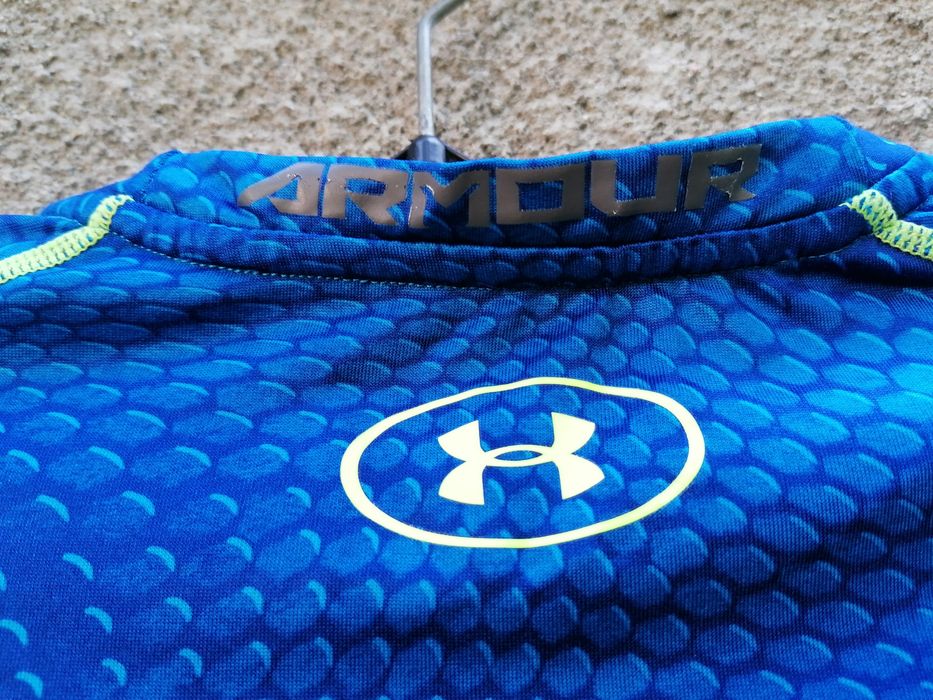 Продавам чисто нова бързосъхнеща тениска Under Armour