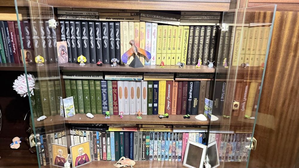 Продам книги разных писателей