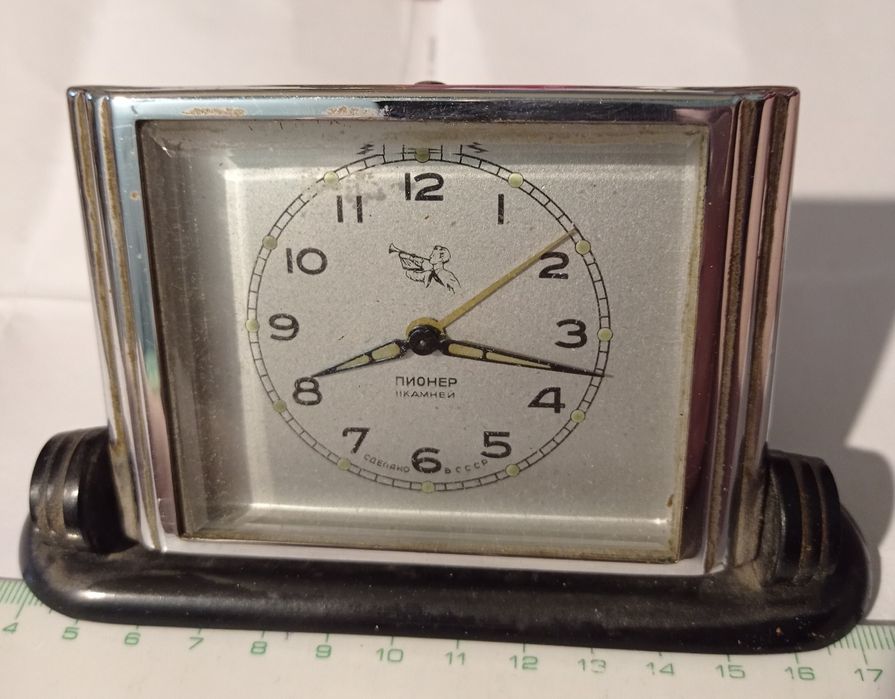 Vând sau schimb obiecte vechi.Preț în funcție de obiectul ales..