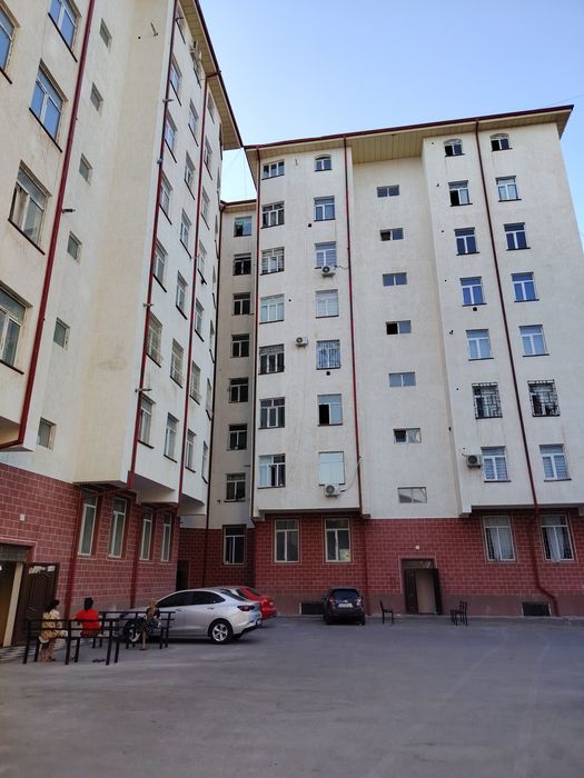 "Недорого" продаётся 5 комнатная квартира в кирпичном доме