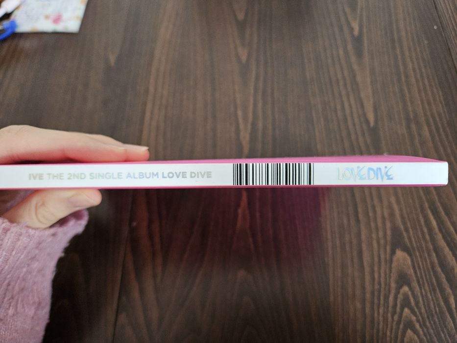 Kpop албум - IVE LOVE DIVE