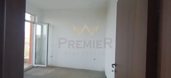 Продава се Тристаен апартамент в к.к. Слънчев бряг - 79 кв.м за 392 €/кв.м - Снимка #2