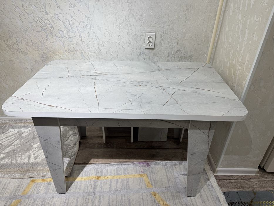 Стол сатылады срочно