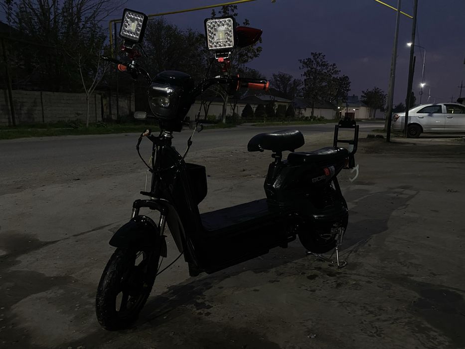 Скутер ск8 про..