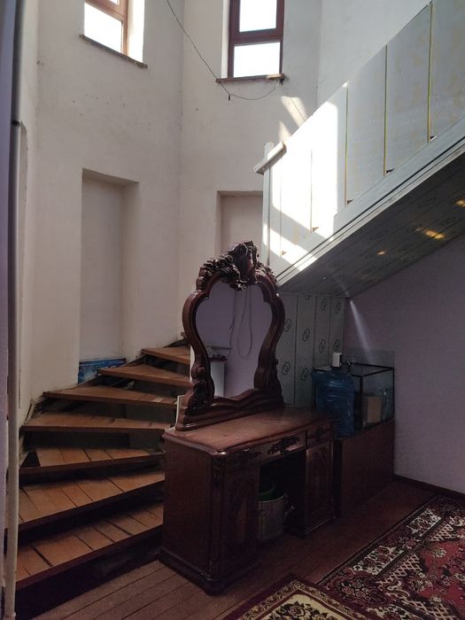 Продаётся 2 этажный Участок в 5 микрорайоне 6 соток