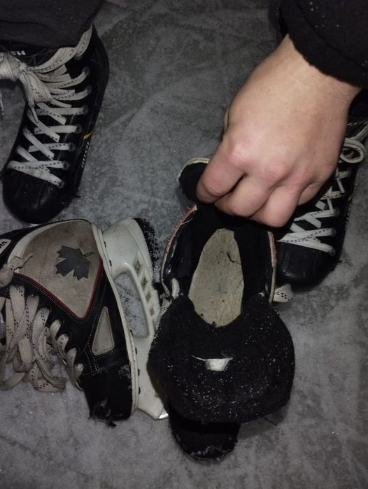 Продам хоккейные коньки