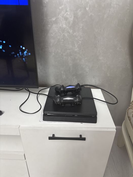 Пс4 слим 500 гб 3 игры