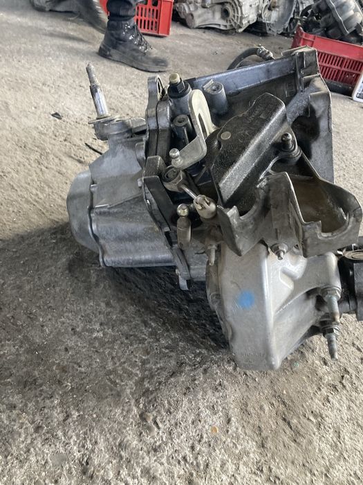 Peugeot 308  1.6i 120кс 5 скорости Скоростна Кутия