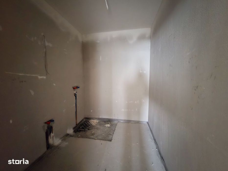 Apartament cu 3 camere | Etaj 3/4 | Bloc Nou | Parcare | Zona Vivo