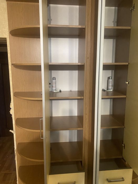 Продам шкаф в хорогем состянии