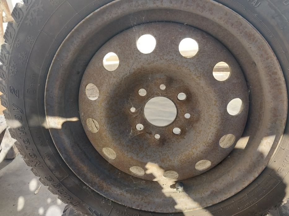 Зимние шины с дисками в комплекте 175/65R14
