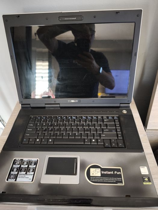 Laptop ASUS A7M-7S005 17 inch, AMD Turion X2, 2GB RAM, SSD 160GB
