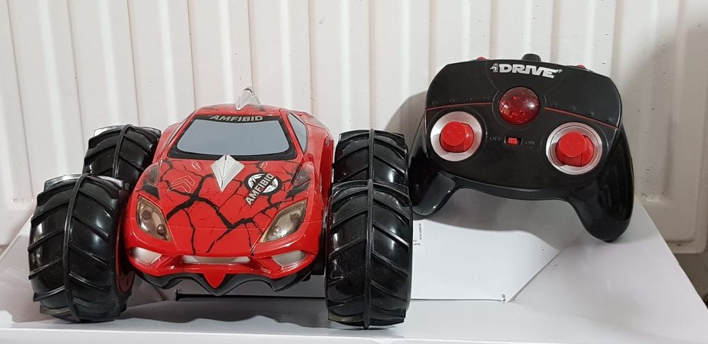 Masina cu telecomanda Idrive Amfibio