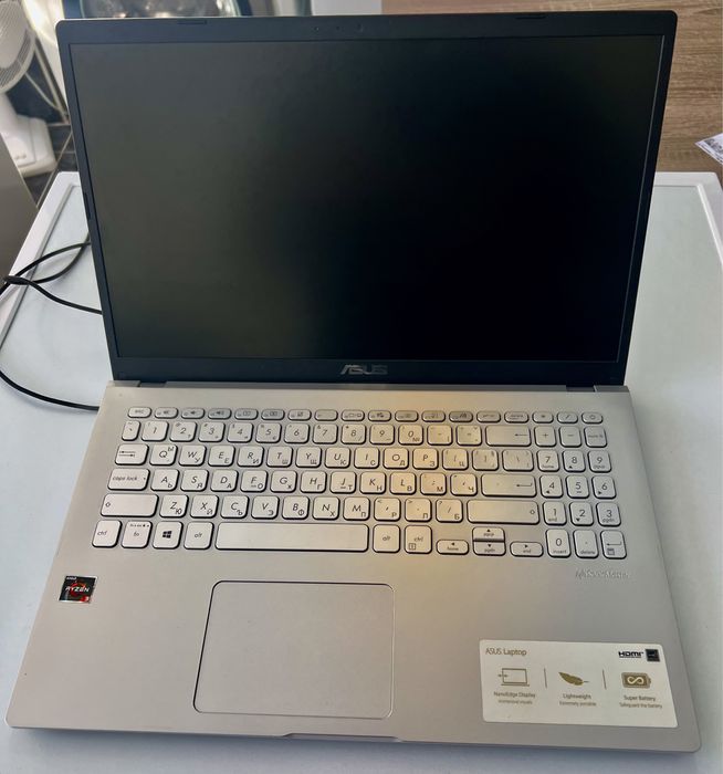 Лаптоп ASUS