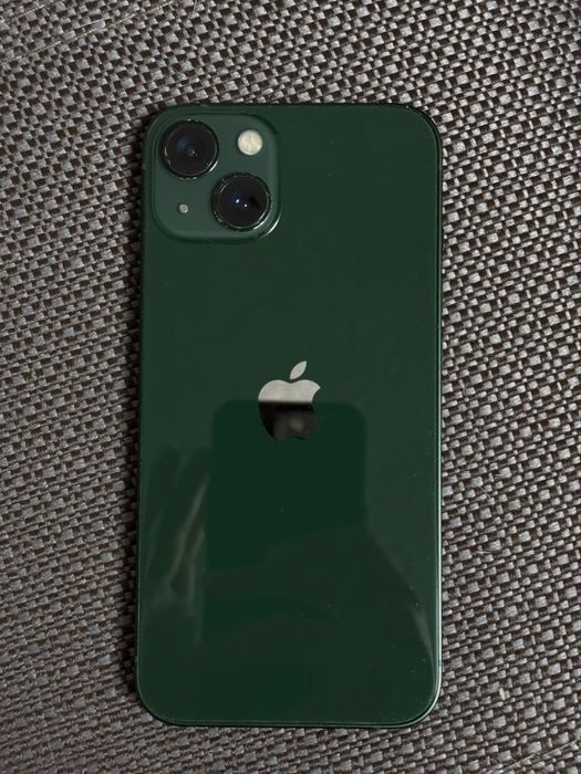 Продам IPhone 13