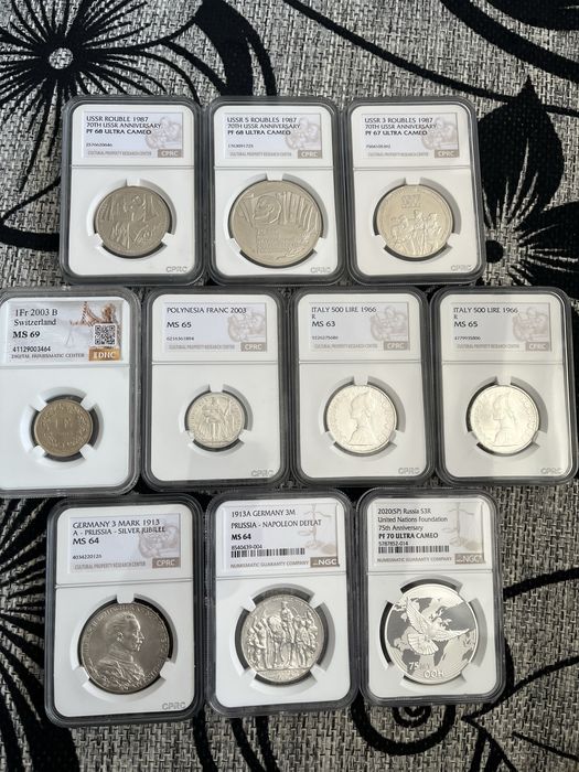 Монеты в слабах DNC, CRPC и NGC.