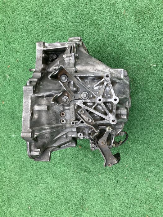 Ръчна скоростна кутия за тойота рав4/Toyota rav4 2.2D4D 06-11г