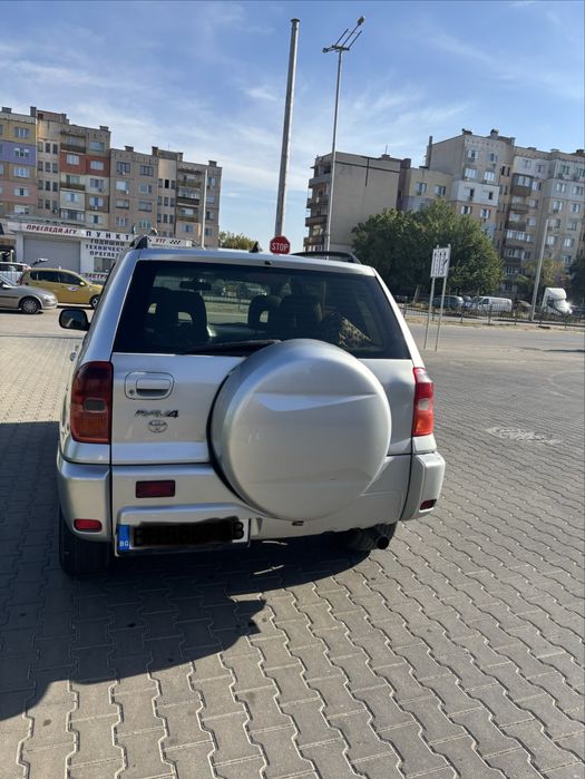 Toyota RAV 4 джип