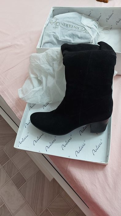 Продам  новый  натурально замшевые  сапоги  недорого за 5тыс