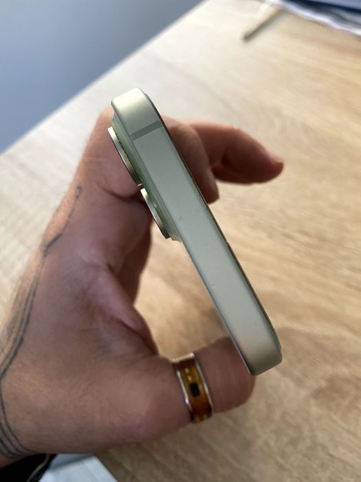 iPhone 15 Verde - Stare Impecabila 87% Baterie