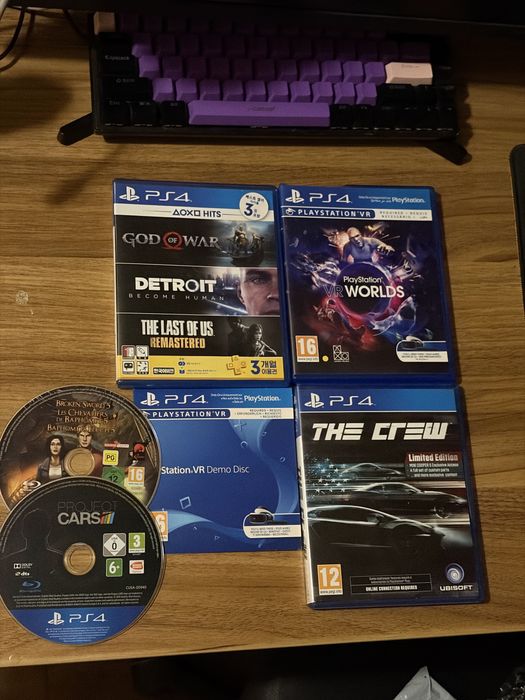 Диски с играми для Playstation 4 и Playstation 5