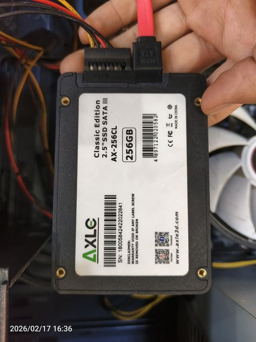 Настолний компютер сотилади