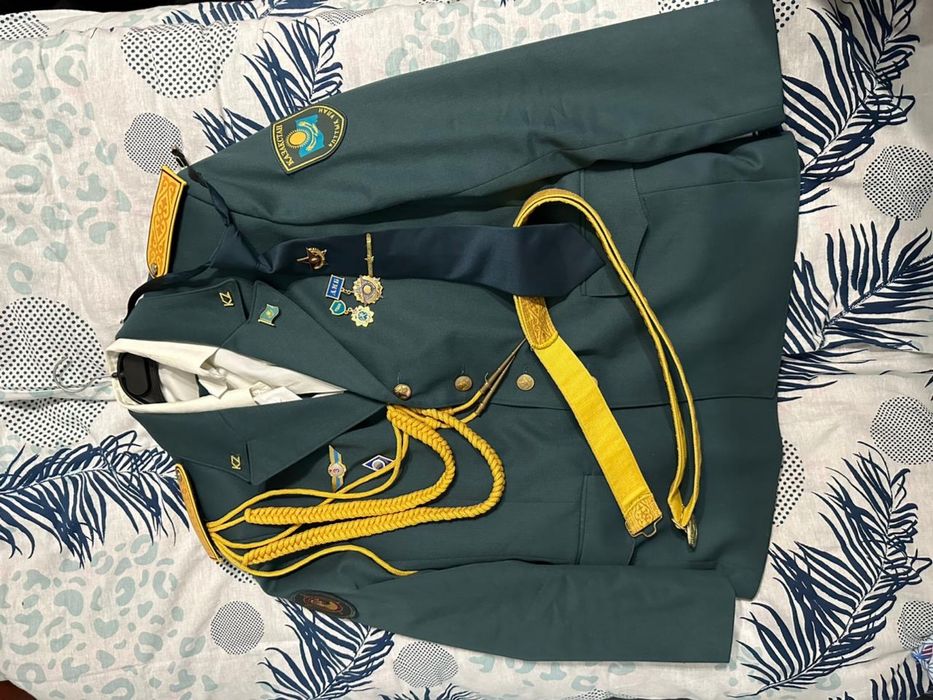 Парадный форма с этикетком